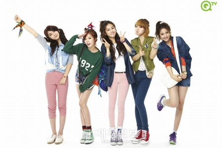 韓国を代表する女性アイドルグループの4minite（フォーミニット）が気まま（？）な旅に出る。