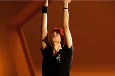 7月22日にカムバックを控えている韓国グループBEAST（ビースト）が、男性美溢れる“ボディーアート”DVD撮影現場を公開した。