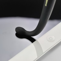 本物のドラムスティックやギター用ピックと同じような感覚で使用できるiPad用のスタイラス『PIX ＆ STIX for iPad』