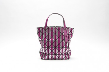 BAO BAO ISSEY MIYAKE、名古屋でレッド・パープル＆シルバーの限定バッグ発売