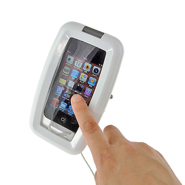 自転車のハンドルにiPhoneなどのスマートフォンを固定できる防水ケース「DN-82558」。スマートフォン本体をキズから守るほか、IPX-7相当の防水仕様で急な雨に遭遇しても本体を水から守る。