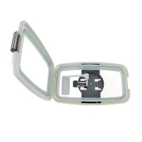 自転車のハンドルにiPhoneなどのスマートフォンを固定できる防水ケース「DN-82558」。スマートフォン本体をキズから守るほか、IPX-7相当の防水仕様で急な雨に遭遇しても本体を水から守る。 自転車のハンドルにiPhoneなどのスマートフォンを固定できる防水ケース「DN-82558」。スマートフォン本体をキズから守るほか、IPX-7相当の防水仕様で急な雨に遭遇しても本体を水から守る。