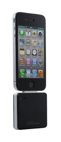 iPhoneやiPodなどドックコネクタを持つアップル製品向けの予備バッテリー「MacGizmo Extra Superior Battery Charger for iPhone/iPod」。iPhone 4S/4と同じカラーで幅や厚みを揃えており、装着時の一体感を実現している。 iPhoneやiPodなどドックコネクタを持つアップル製品向けの予備バッテリー「MacGizmo Extra Superior Battery Charger for iPhone/iPod」。iPhone 4S/4と同じカラーで幅や厚みを揃えており、装着時の一体感を実現している。