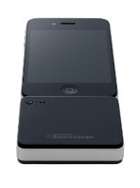 iPhoneやiPodなどドックコネクタを持つアップル製品向けの予備バッテリー「MacGizmo Extra Superior Battery Charger for iPhone/iPod」。iPhone 4S/4と同じカラーで幅や厚みを揃えており、装着時の一体感を実現している。 iPhoneやiPodなどドックコネクタを持つアップル製品向けの予備バッテリー「MacGizmo Extra Superior Battery Charger for iPhone/iPod」。iPhone 4S/4と同じカラーで幅や厚みを揃えており、装着時の一体感を実現している。