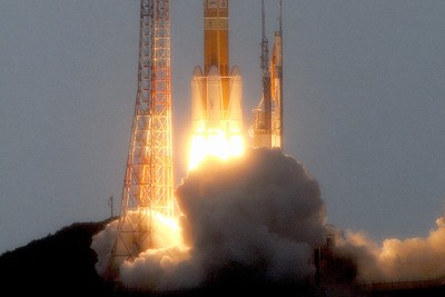 宇宙航空研究開発機構（JAXA）は21日午前11時6分、種子島宇宙センターから「こうのとり」3号機を搭載したH2Bロケット3号機を打ち上げた。（C）宇宙航空研究開発機構（JAXA）