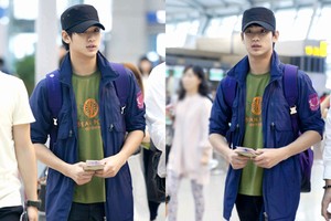 2012年最高にブレイクしている俳優キム・スヒョンが、今回は空港ファッションの最高峰として頭角を表わし、話題になっている。
