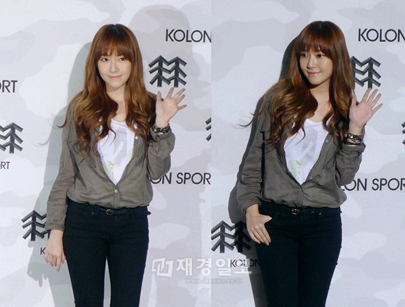 あるオンラインコミュニティー掲示板には、「白いTシャツで美貌対決中のイ・ミンジョンVSジェシカ」というコメントと共に写真がUPされ、話題になっている。写真=少女時代ジェシカ