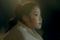 音楽ファンらの注目を浴びているLOEN TREEの夏のプロジェクトアルバムのタイトル曲「月光の海」のティーザー映像が公開され話題だ。写真=IU「月光の海」

