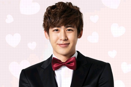 アイドルグループ2PMメンバーのニックンが起こした飲酒運転交通事故について、所属事務所JYPエンターテイメントが公式に謝罪した。