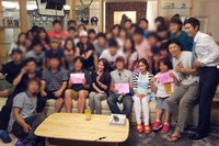 歌手BoAが、韓国SBSドラマ『紳士の品格』の撮影現場をサプライズ訪問し、‘紳・品ファン'を公言して話題を集めている。写真=キム・スロ ツイッター