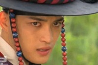 27日に公開された韓国MBCドラマ『Dr.JIN』予告編では、権力争いに勝つため興宣大院君（イ・ボムス）の書札を奪おうとするキム・ギョンタク（JYJキム・ジェジュン）の姿が描かれた。写真 =イギムプロダクション
