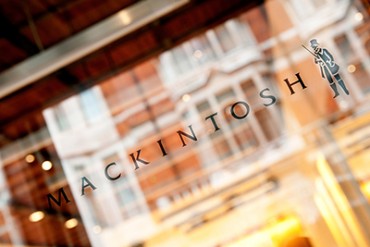 マッキントッシュが東京・青山に日本初となる旗艦店、片山正通がインテリアデザインを担当