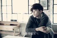 抜群の歌唱力とステージマナーでK-POPの威信を高めている人気バンドFTISLANDのリードボーカル、イ・ホンギが映画『僕らの天国（仮題）』にキャスティングされた。