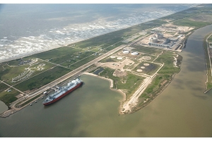 フリーポートLNG基地写真(写真:大阪ガス) フリーポートLNG基地写真(写真:大阪ガス)