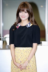 31日、京畿道の撮影セット場で、tvN 新水木ドラマ『第3病院』の撮影現場が公開された。この日の撮影公開には、オ・ジホ、キム・スンウ、キム・ミンジョン、少女時代のスヨンが出席した。
