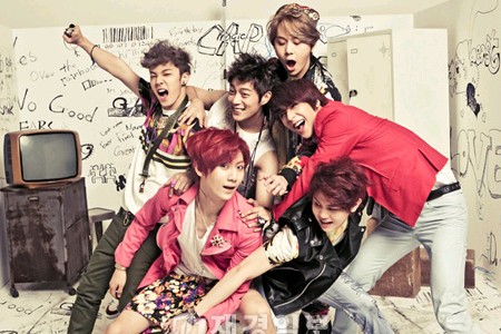 大人気のアイドルグループBEAST（ビースト）と、韓国の人気漫画家ジェナのコラボによるコミック『The BEAST』が22日に出版される。