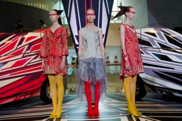 ソマルタが車をデザイン、「Future Beauty 日本ファッションの未来性」展で特別展示