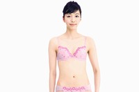ワコールは、バストボリュームが小さい利用者の不満を解決するブラジャー『Aカップさんのためのブラ』（特許出願中）をワコールウェブストア限定で2日から新発売した。