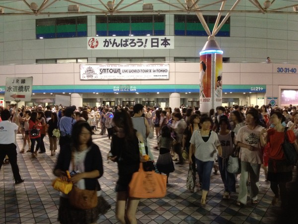 東方神起・少女時代ら出演の「SMTOWN LIVE WORLD TOUR III in TOKYO！」第2日、ファンの熱気が東京ドームを埋め尽くす（20）