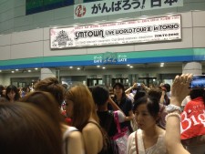 東方神起・少女時代ら出演の「SMTOWN LIVE WORLD TOUR III in TOKYO！」第2日、ファンの熱気が東京ドームを埋め尽くす