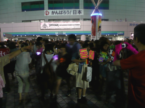東方神起・少女時代ら出演の「SMTOWN LIVE WORLD TOUR III in TOKYO！」第2日、ファンの熱気が東京ドームを埋め尽くす（6）