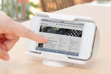 サンワサプライが7日発売したiPhoneやスマートフォンを縦置きや横置きに自由に設置できるホルダー型スタンド「iPhone・スマートフォンホルダースタンド（縦・横置き対応・シリコン素材）200－STN006」