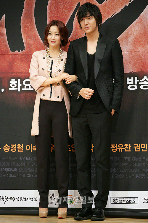 写真 Sbsドラマ 神医 制作発表会にイ ミンホら出演者が登場 7 キム ヒソン イ ミンホ 韓流stars 写真 Sbsドラマ 神医 制作発表会にイ ミンホら出演者が登場 7 キム ヒソン イ ミンホ 韓流stars