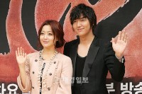 SBS新月火ドラマ『神医』の製作発表会が9日、SBSホールで開かれ、出演俳優のイ・ミンホ、キム・ヒソン、ユ・オソン、イ・ピリム、リュ・ドクファン、パク・セヨン、ソン・フン、シン・ウンギョンが出席した。