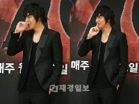 SBS新月火ドラマ『神医』の製作発表会が9日、SBSホールで開かれ、出演俳優のイ・ミンホ、キム・ヒソン、ユ・オソン、イ・ピリム、リュ・ドクファン、パク・セヨン、ソン・フン、シン・ウンギョンが出席した。