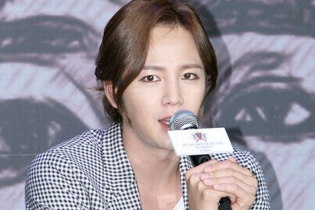 チャン・グンソクが、私生活まで追いかけるファンに困らせられていることを明らかにした。