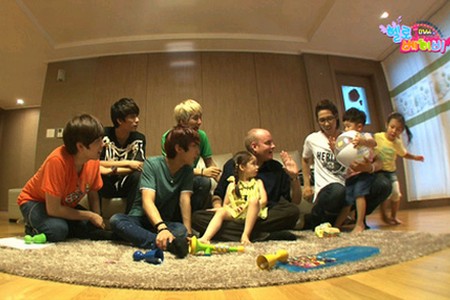 17日に放送される『B1A4のハローベイビー』では英会話教室を訪れるB1A4の姿が描かれる。これは、B1A4が子供たちに英語を教えたいとの意志を伝えたので、製作陣がB1A4の英語力を事前に試す場を用意したというもの。