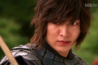韓国SBS月火ドラマ『神医』のイ・ミンホが、高麗武士の節義を熱演し女性視聴者の心を掴んだ。写真=神医文化産業専門会社