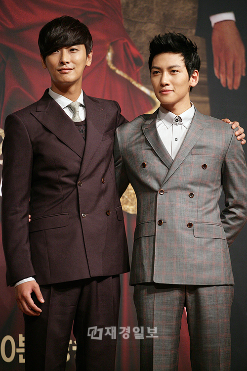 韓国SBS 新ドラマ『五本の指』制作発表会(12) チュ・ジフン、チ・チャンウク