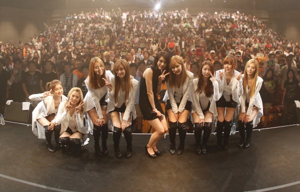 AFTERSCHOOL（アフタースクール）が19日、日本でのデビュー1周年を記念した日本初のファンミーティングを都内で開催した。