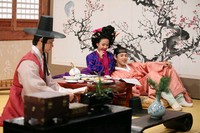 イム・シワン(ZE:Aメンバー)がシチュエーション・コメディードラマ『スタンバイ』で、再び朝鮮時代のイケメン‘イ・モンリョン’に変身する。