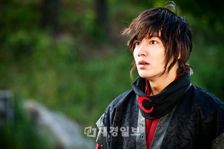 韓国SBS月火ドラマ『神医』第4話では、チェ・ヨン（イ・ミンホ）の隠された過去が公開される。写真=神医文化産業専門会社