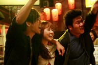 今月21日午前、キム・ヒョンジュン、チョン・ユミ、パク・ヒョジュンのドラマ『都市征伐』日本ロケの写真が公開された。