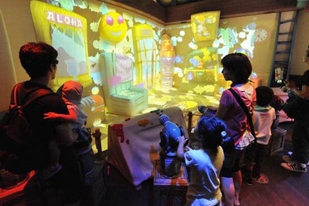 「グーフィーのペイント＆プレイハウス」内観（C）Disney