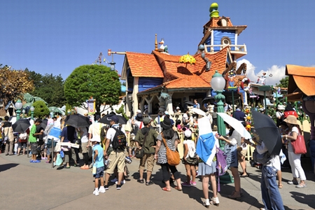 「グーフィーのペイント&プレイハウス」外観(C)Disney 「グーフィーのペイント&プレイハウス」外観(C)Disney