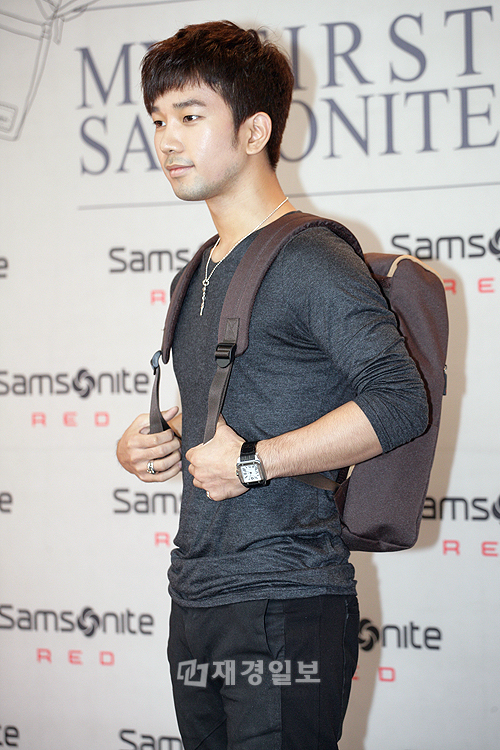 少女時代ユリ&2AMチョグォン&MBLAQジオ、カジュアルバッグブランドの展示会に登場! (4) MBLAQ(エムブラック)のジオ