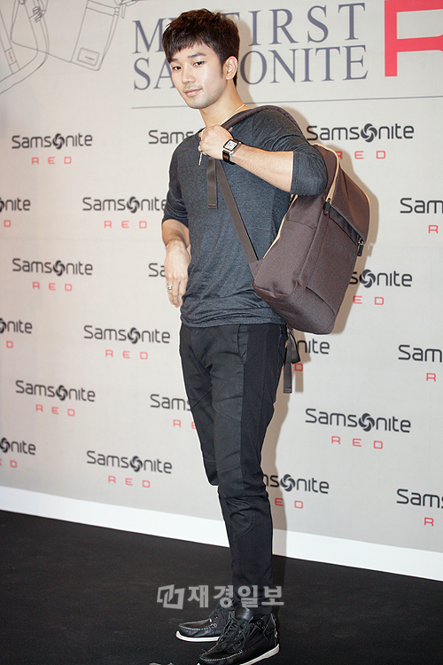 少女時代ユリ&2AMチョグォン&MBLAQジオ、カジュアルバッグブランドの展示会に登場! (3) MBLAQ(エムブラック)のジオ