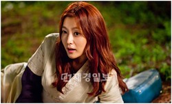 韓国SBS月火ドラマ『神医』でイ・ミンホとキム・ヒソンが山の中で一晩を過ごす。写真=神医文化産業専門会社 韓国SBS月火ドラマ『神医』でイ・ミンホとキム・ヒソンが山の中で一晩を過ごす。写真=神医文化産業専門会社