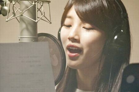 第一毛織のアーバンアウトドアブランド「Bean Pole Outdoor」の専属モデルを務めるMiss Aのスジが、そのCMソングを歌い話題となっている。
