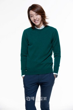 イケメンバンドCNBLUEのベーシスト、イ・ジョンシンが、ドラマデビューを控え、その意気込みを語った。写真= HBエンターテイメント イケメンバンドCNBLUEのベーシスト、イ・ジョンシンが、ドラマデビューを控え、その意気込みを語った。写真= HBエンターテイメント