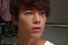 ドラマ『パンダさんとハリネズミ』では、ライバルであるSUPER JUNIORドンヘとチェ・ジニョクの関係が明らかになり新たな局面を迎えた。