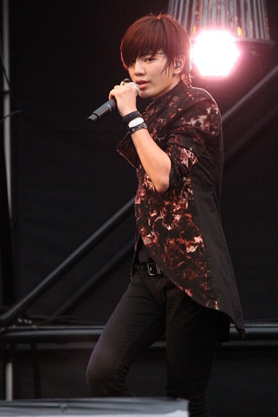 INFINITE、横浜で「She's Back」リリース記念のハイタッチ会 豪雨の中3,000人が参加(7)