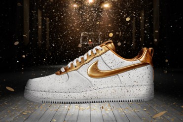 現在と過去をゴールドで表現したNIKE AIR FORCE 1