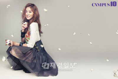 歌手、女優、MCなど分野を越えて縦横無尽に活躍しているAFTERSCHOOLのユイが、キャンパスマガジン「CAMPUS 10」9月号で新たな姿を披露し、話題になっている。