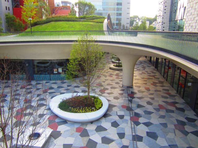 「新宿イーストサイドスクエア」