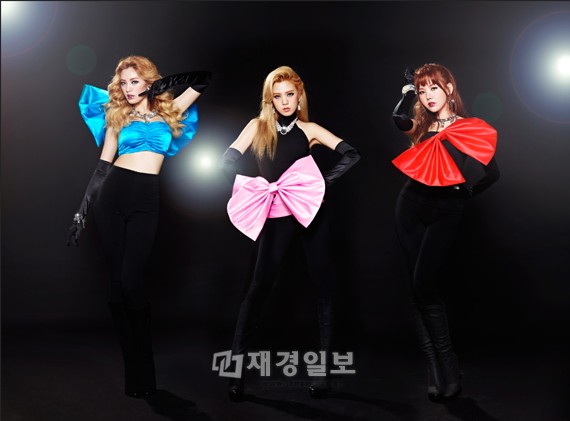 オレンジキャラメル（ORANGE CARAMEL）が初フルアルバムリリースに先立ち公開した写真が話題になっている。